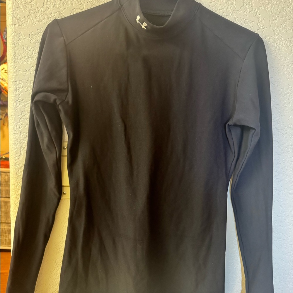 UnderArmor Winter Gear Long Sleeve Turtleneck Top, Youth Size Large